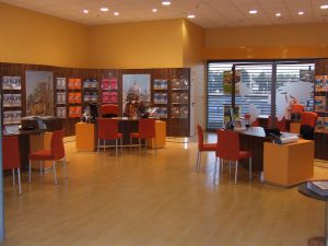 agencement d'agences de voyages