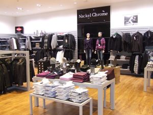 agencement de boutique textile