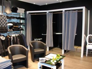 agencement de boutique textile