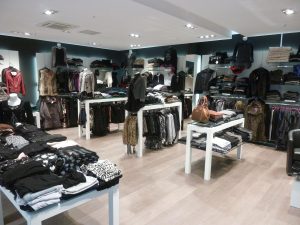 agencement de boutique textile